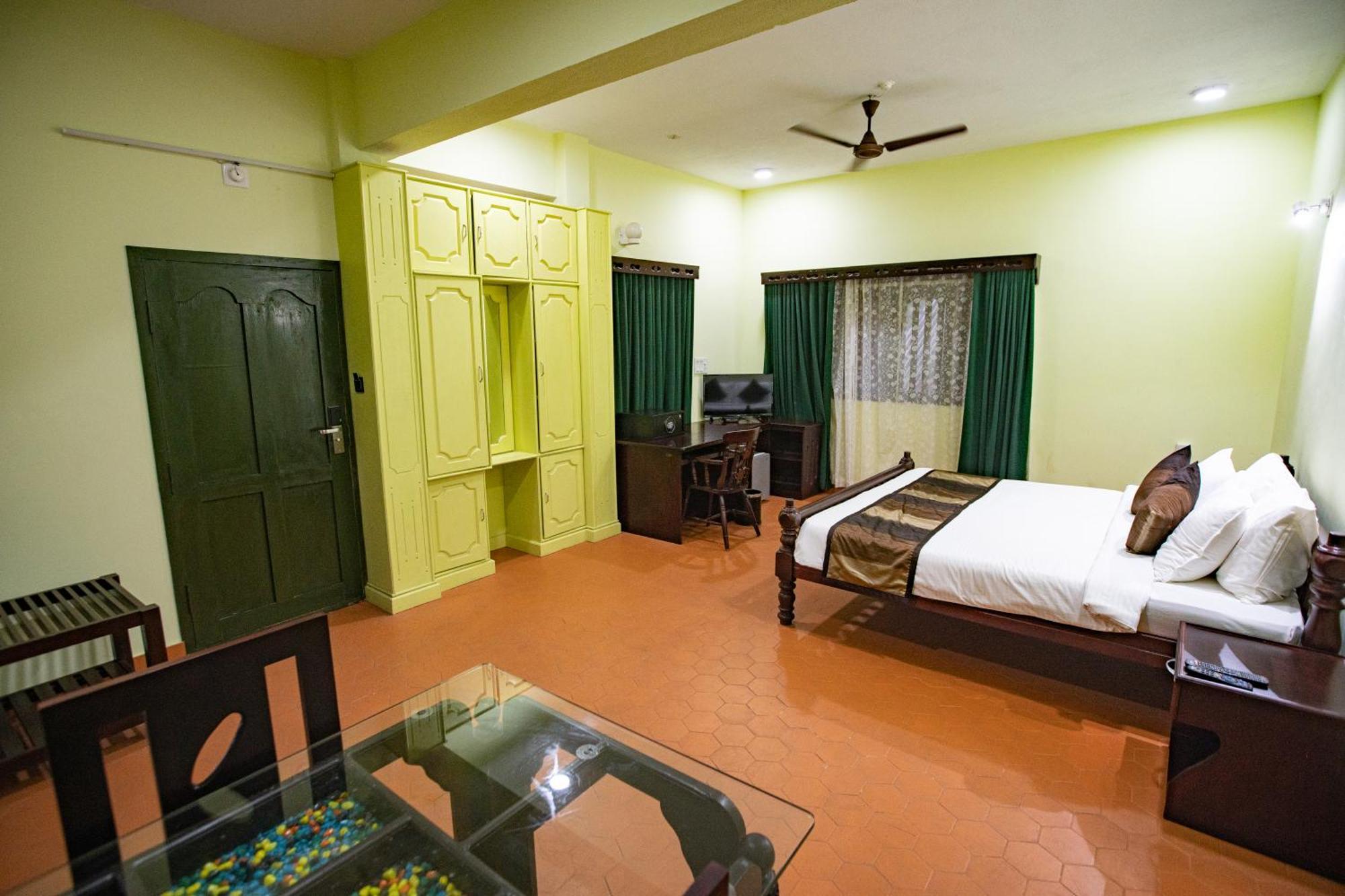 Krishna Beach Resort Kannur Exterior photo